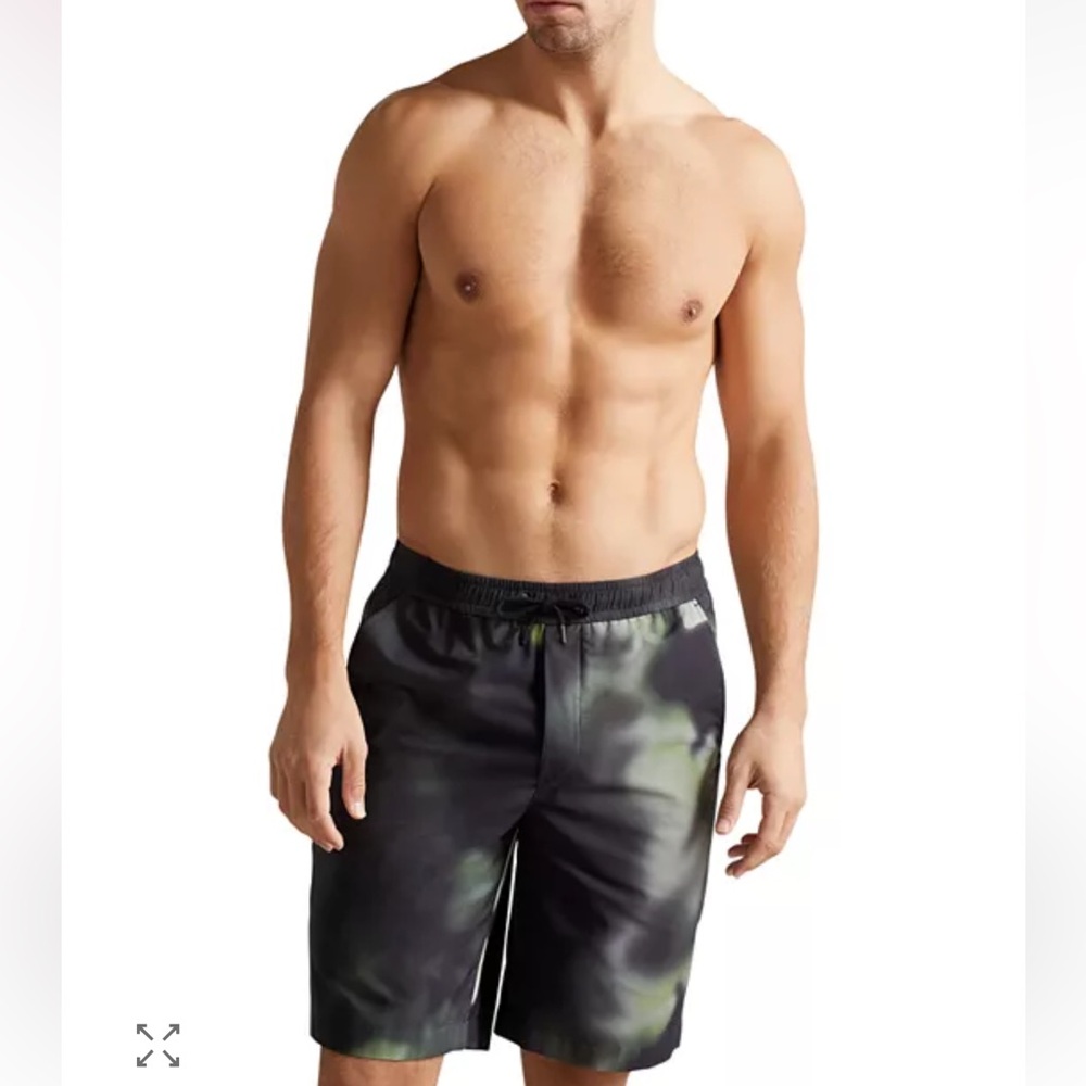 Ted Baker‎ Men's Caol Digital Print Floral Shorts Size 28R NWOT